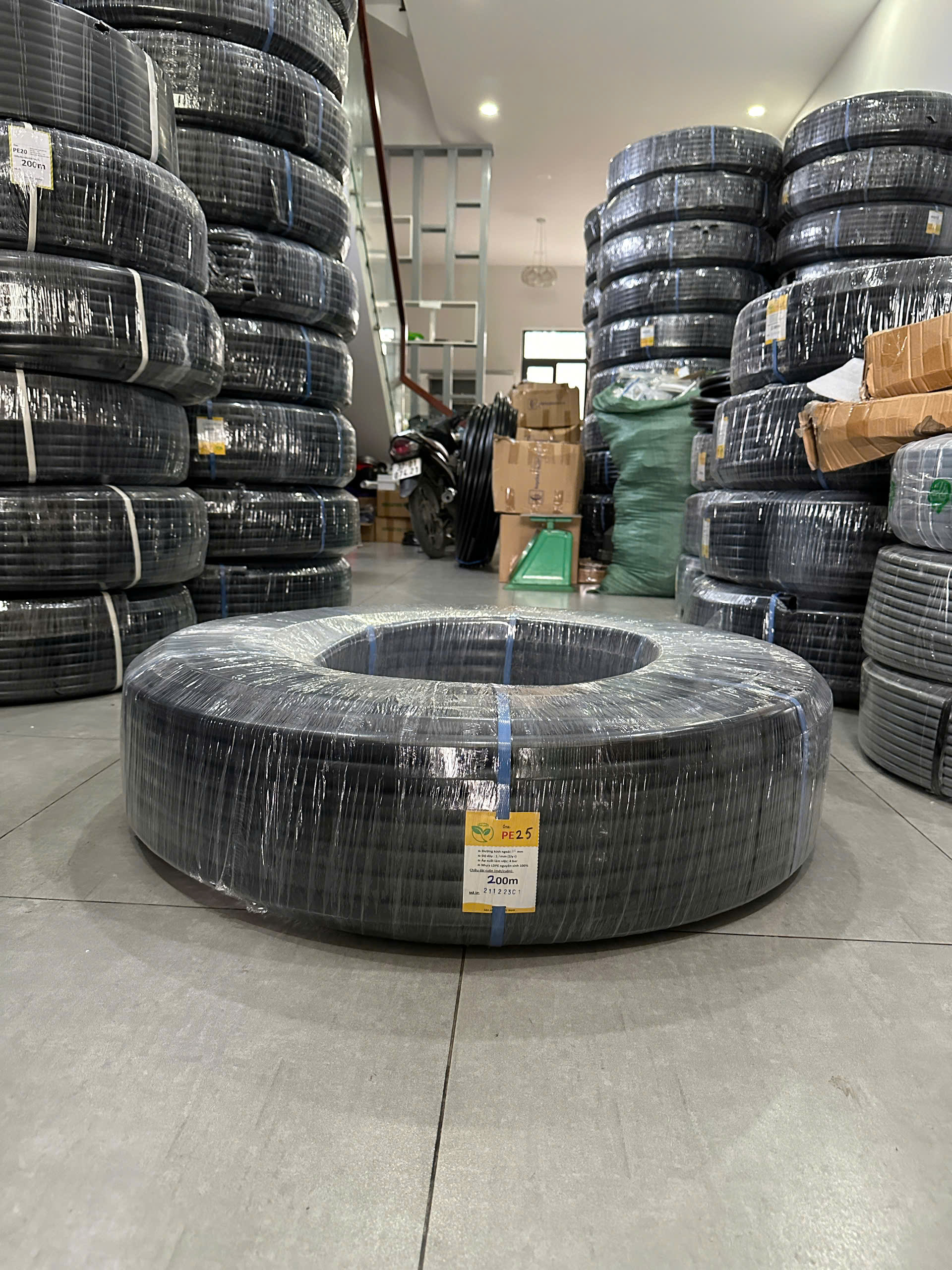 Một Đường Ống Nhánh LDPE Phi 20 Gánh Được Tối Đa Bao Nhiêu Béc Tưới Sầu Riêng