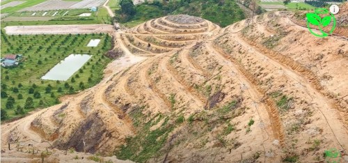 LẮP ĐẶT HỆ THỐNG TƯỚI VƯỜN SẦU RIÊNG ĐỒI DỐC HIỆU QUẢ